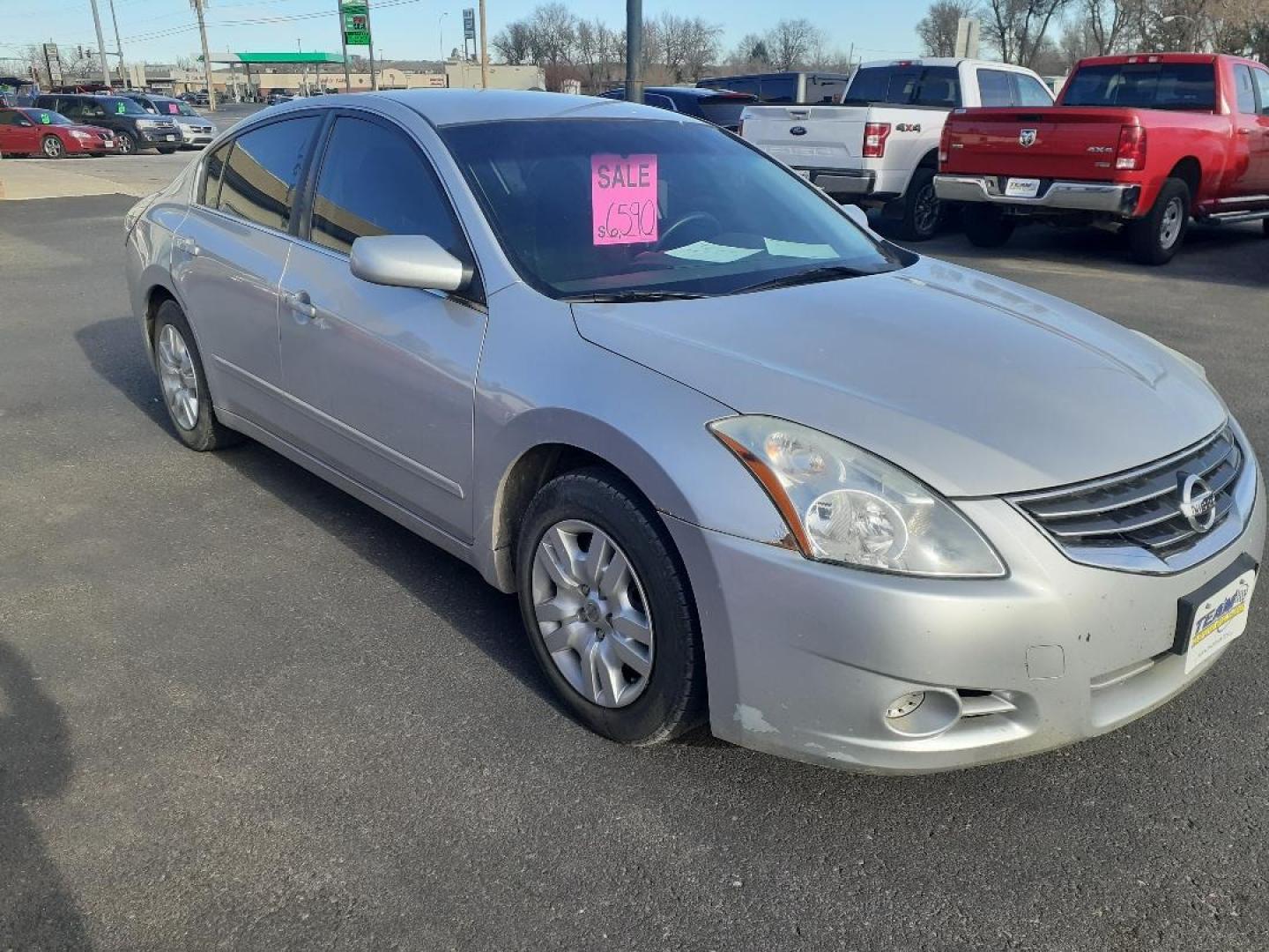 2011 Nissan Altima (1N4AL2AP1BC) , located at 2015 Cambell Street, Rapid City, SD, 57701, (605) 342-8326, 44.066433, -103.191772 - CARFAX AVAILABLE - Photo#4